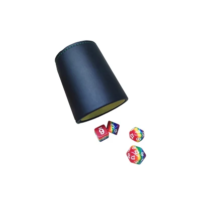 2021 Nuovo regalo promozionale Logo in rilievo Tazza per dadi in pelle Gioco di dadi Shaker Cup con dadi da poker